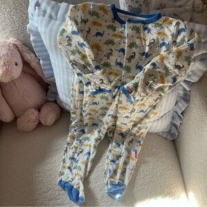 MAGNETIC ME Dinosaur Adventure Footie - Blue and Green